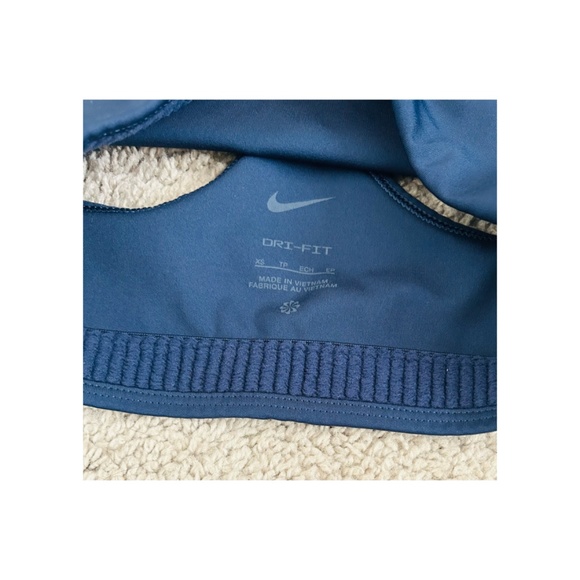 Women’s Nike Gym Set - Picture 6 of 12